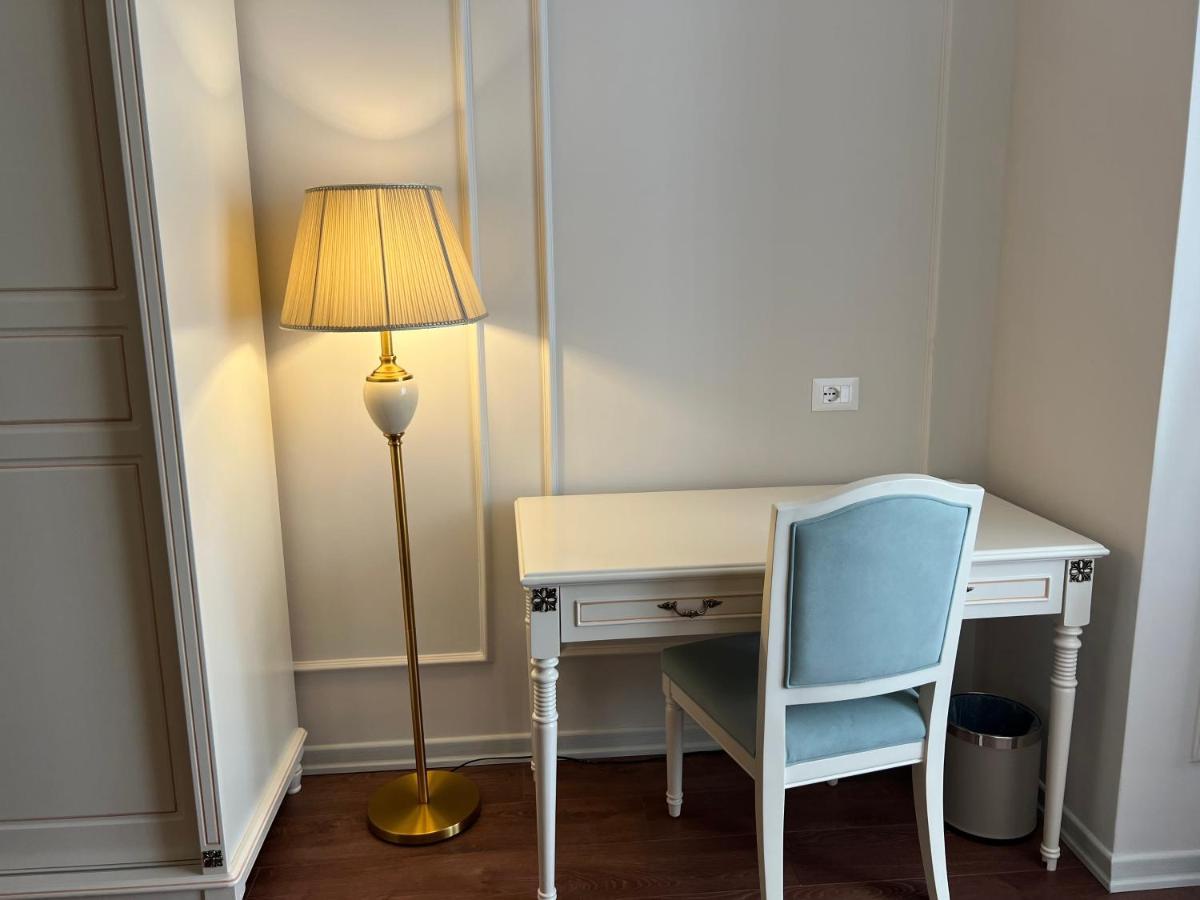 Sol Invictus Boutique Hotel Durres Albania ภายนอก รูปภาพ