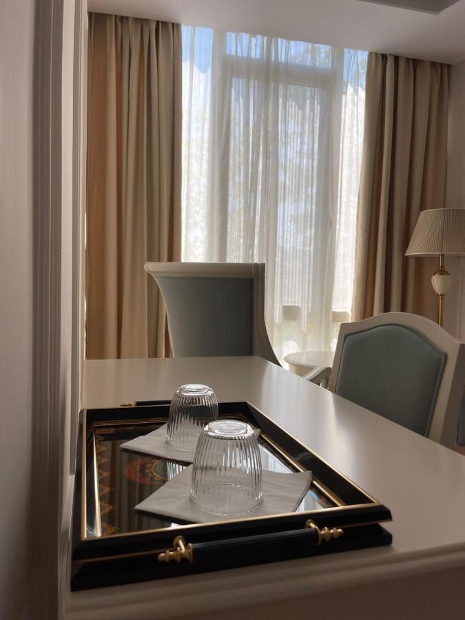 Sol Invictus Boutique Hotel Durres Albania ภายนอก รูปภาพ