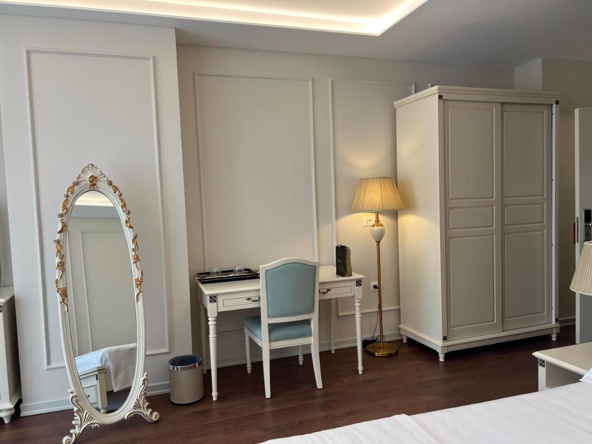 Sol Invictus Boutique Hotel Durres Albania ภายนอก รูปภาพ