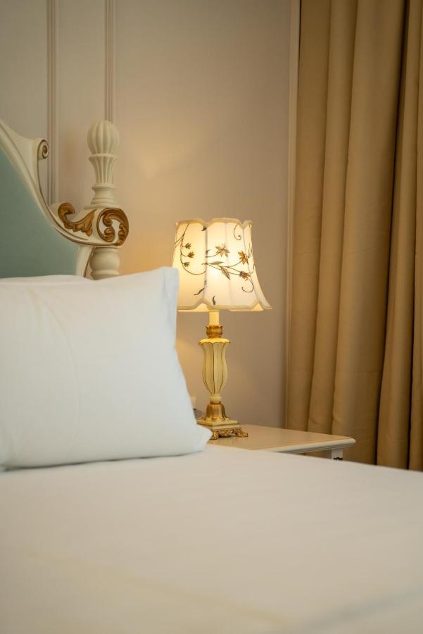 Sol Invictus Boutique Hotel Durres Albania ภายนอก รูปภาพ