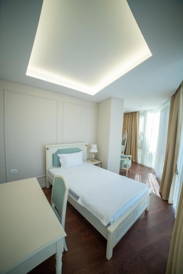 Sol Invictus Boutique Hotel Durres Albania ภายนอก รูปภาพ