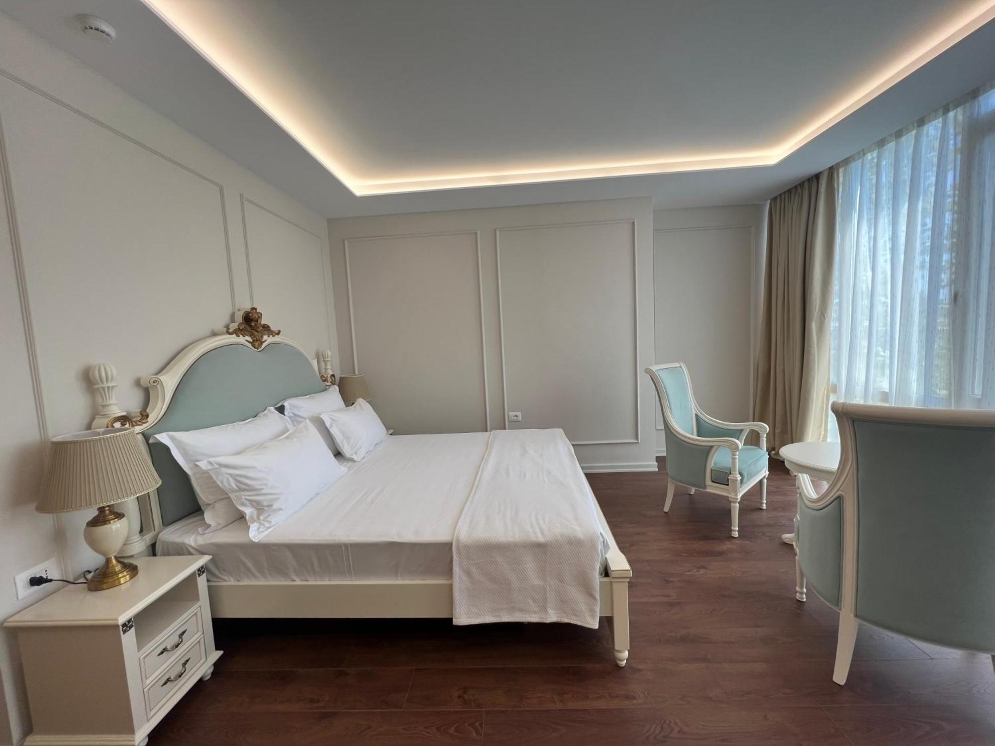 Sol Invictus Boutique Hotel Durres Albania ภายนอก รูปภาพ
