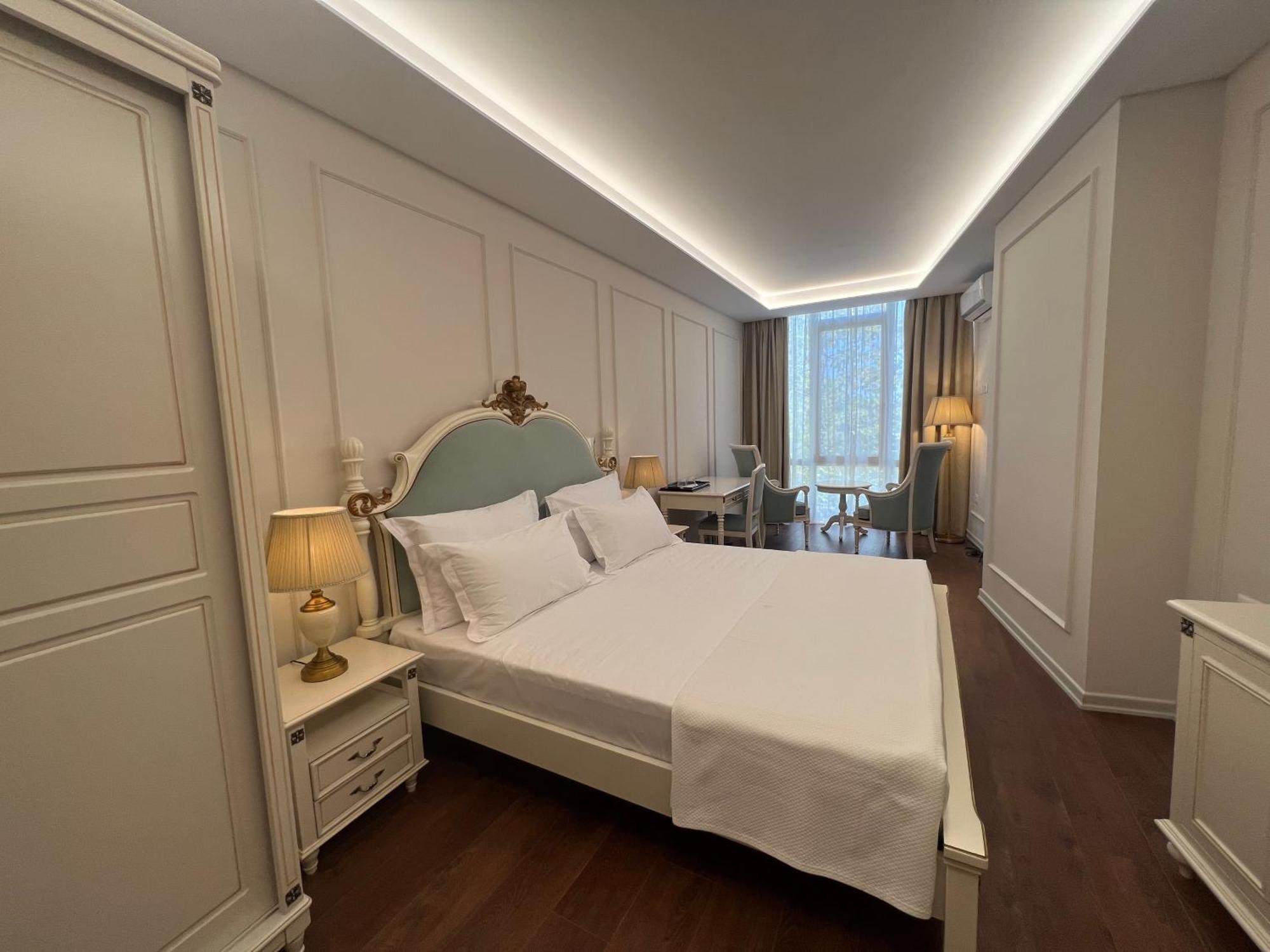 Sol Invictus Boutique Hotel Durres Albania ภายนอก รูปภาพ